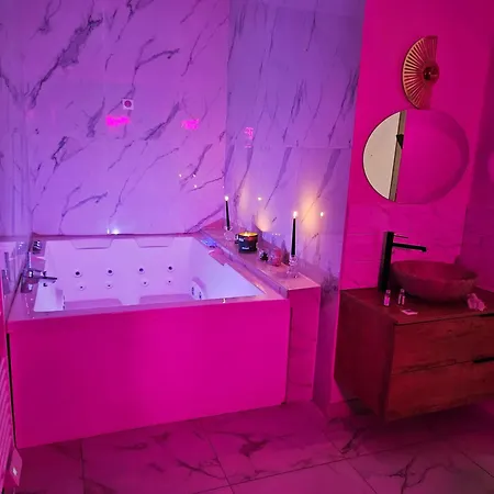 Apartment Loveroom Jacuzzi Passion