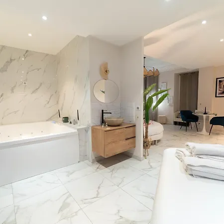 Apartment Loveroom Jacuzzi Passion